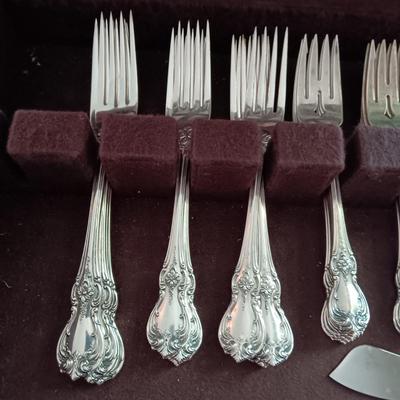 STERLING SILVER TOWLE FLATWARE "OLD MASTER" W/CASE