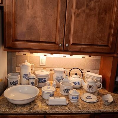 A GREAT COLLECTION OF PFALTZGRAFF SERVING PIECES