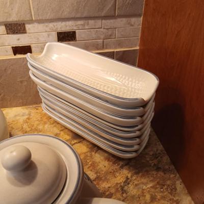A GREAT COLLECTION OF PFALTZGRAFF SERVING PIECES