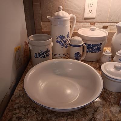 A GREAT COLLECTION OF PFALTZGRAFF SERVING PIECES