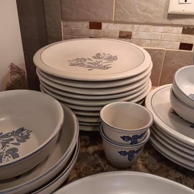 A HUGE COLLECTION OF PFALTZGRAFF DINNERWARE AND SERVING PIECES