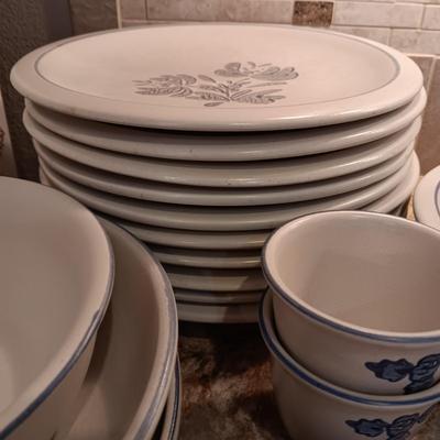 A HUGE COLLECTION OF PFALTZGRAFF DINNERWARE AND SERVING PIECES