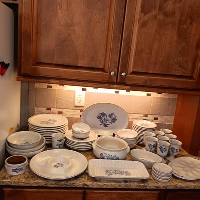 A HUGE COLLECTION OF PFALTZGRAFF DINNERWARE AND SERVING PIECES