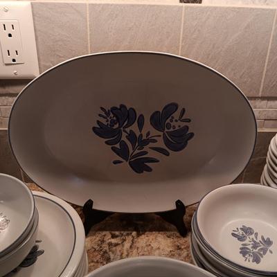 A HUGE COLLECTION OF PFALTZGRAFF DINNERWARE AND SERVING PIECES