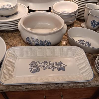 A HUGE COLLECTION OF PFALTZGRAFF DINNERWARE AND SERVING PIECES
