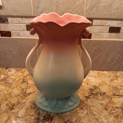 HULL ART VASE B-7-81/2