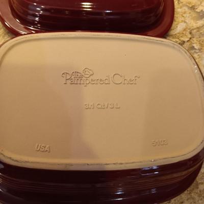 PAMPERED CHEF 3.1 QT DUTCH OVEN AND A SPOON REST