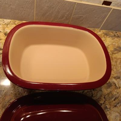 PAMPERED CHEF 3.1 QT DUTCH OVEN AND A SPOON REST