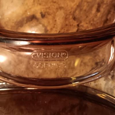 VISION CORNING DUTCH OVEN AND 6 STEMMED GLASSES