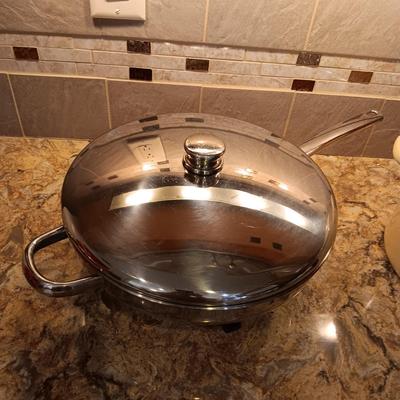 FARBERWARE ELECTRIC FRYING PAN AND AN ENAMELED STOCK POT