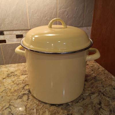FARBERWARE ELECTRIC FRYING PAN AND AN ENAMELED STOCK POT