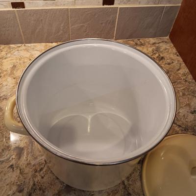 FARBERWARE ELECTRIC FRYING PAN AND AN ENAMELED STOCK POT