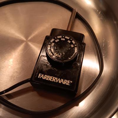FARBERWARE ELECTRIC FRYING PAN AND AN ENAMELED STOCK POT