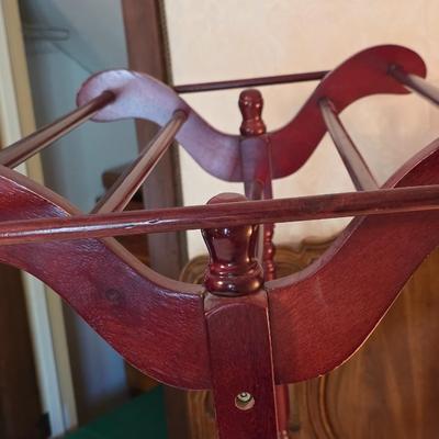 Wood quilt rack