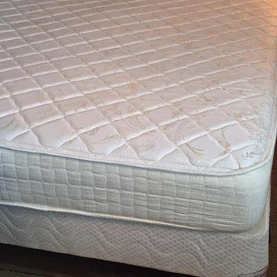 Queen mattress set Beds by Design
