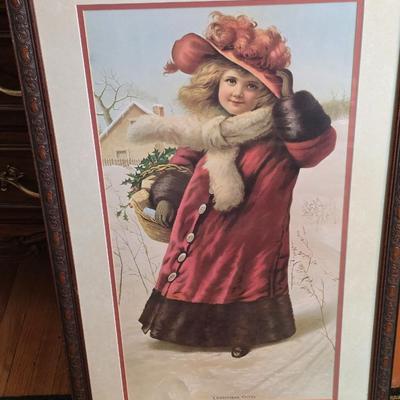 Holiday pictures and decor