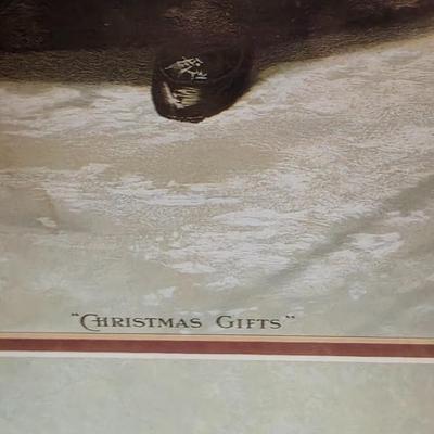 Holiday pictures and decor
