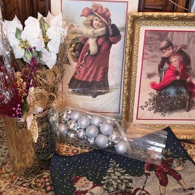 Holiday pictures and decor