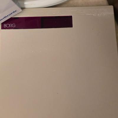 Two scales Medtronic 24960