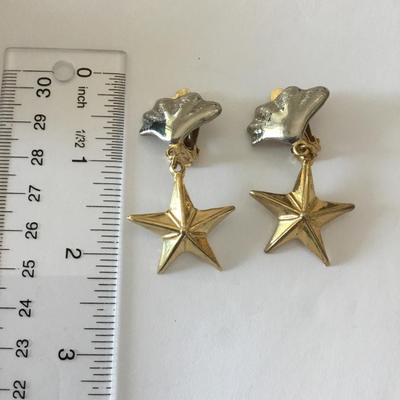 Beautiful Silver and gold tone clip on earrings vintage