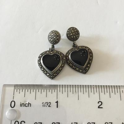 Beautiful vintage heart dangle earrings