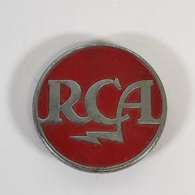 LOT 82: Vintage Lot of Assorted RCA Themed Items