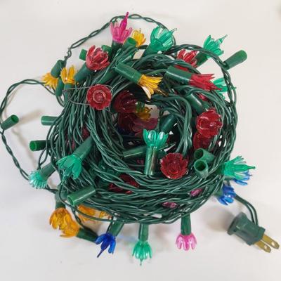 LOT 84: Vintage Lot of Candles and Christmas Lights Decorations