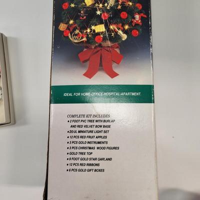 LOT 89: Assortment of Christmas Decorations