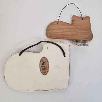LOT 101: Cat Collection; Wall Hangings with Goebel Victoria Ashlea Original Doll