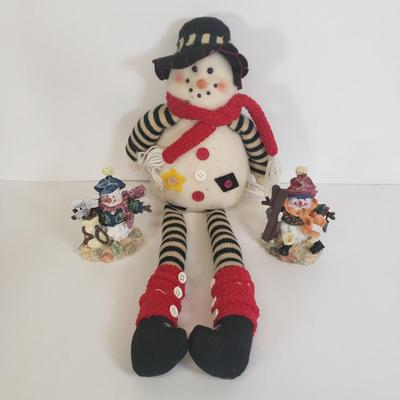 LOT 102: Christmas Decor; Lefton China, Mikasa Dish, Bells of Noel Carolites & More