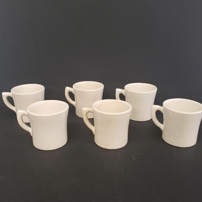 LOT 107: Vintage Ceramic Tom and Jerry Drink Set