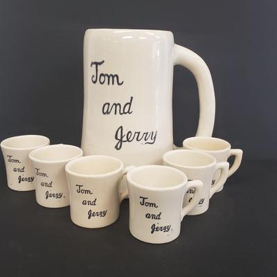 LOT 107: Vintage Ceramic Tom and Jerry Drink Set