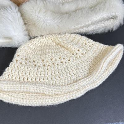LOT 112: Ladies Winter Hats