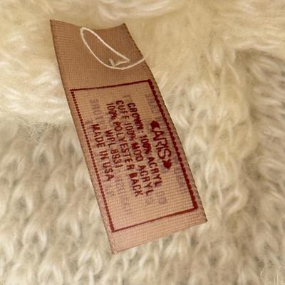 LOT 112: Ladies Winter Hats