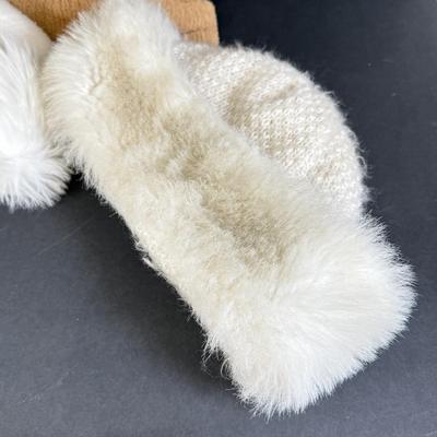 LOT 112: Ladies Winter Hats