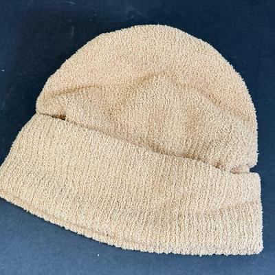 LOT 112: Ladies Winter Hats