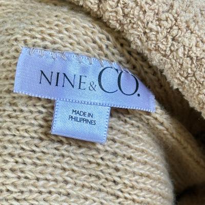 LOT 112: Ladies Winter Hats