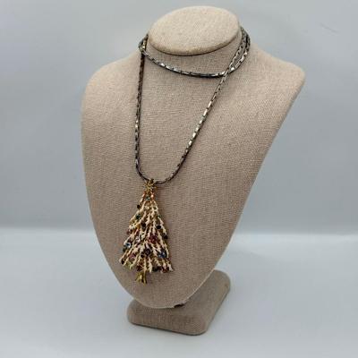 LOT 116: Beautiful Gold Tone Christmas Tree Jewelry Set