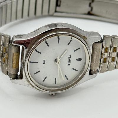 LOT 118: Collection of Petite Vintage Watches