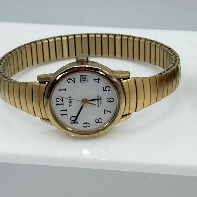 LOT 118: Collection of Petite Vintage Watches