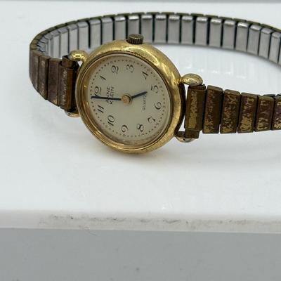 LOT 118: Collection of Petite Vintage Watches