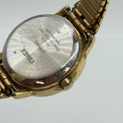 LOT 118: Collection of Petite Vintage Watches