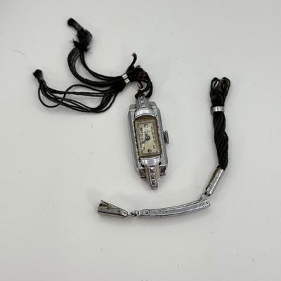 LOT 120: Vintage 1930s-40s Art Deco Bulova Ladies Watch