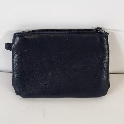 LOT 125: Lot of Assorted Purses and Wallets