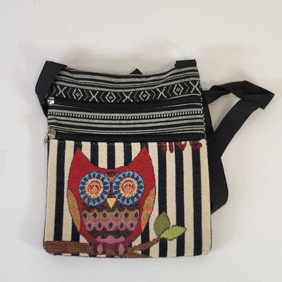 LOT 126: Diverse Lot of Purses and Bags