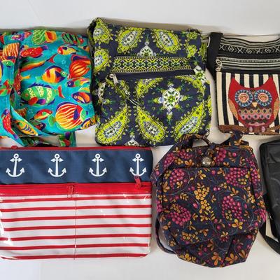 LOT 126: Diverse Lot of Purses and Bags