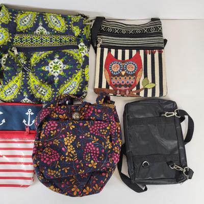 LOT 126: Diverse Lot of Purses and Bags