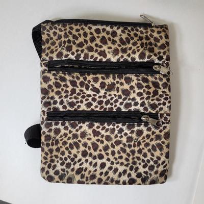LOT 126: Diverse Lot of Purses and Bags