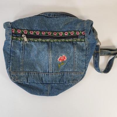 LOT 127: Lot of Four Unique Purses and Bags
