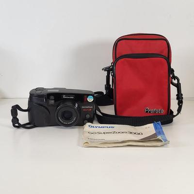 LOT 129: Pair of Olympus and Minolta Cameras With Travel Bags